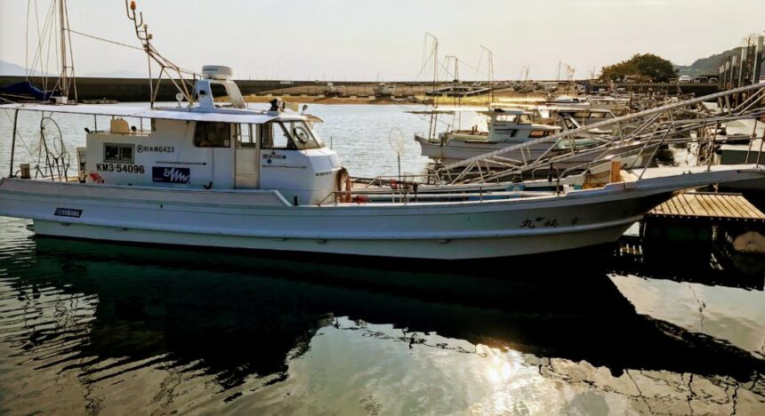 幸福丸 鳩の釜漁港から出航している遊漁船 熊本県 釣り野郎