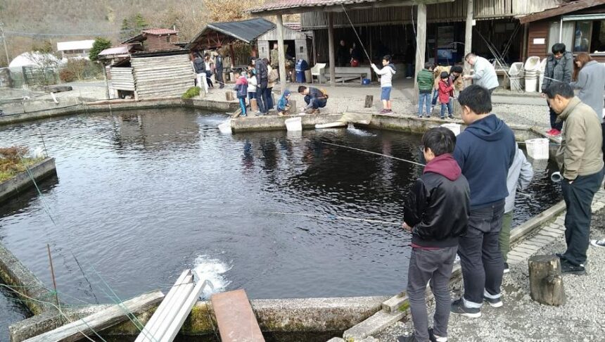 地蔵原釣り堀センター バーベキュー炊飯場あり 大分県 釣り野郎